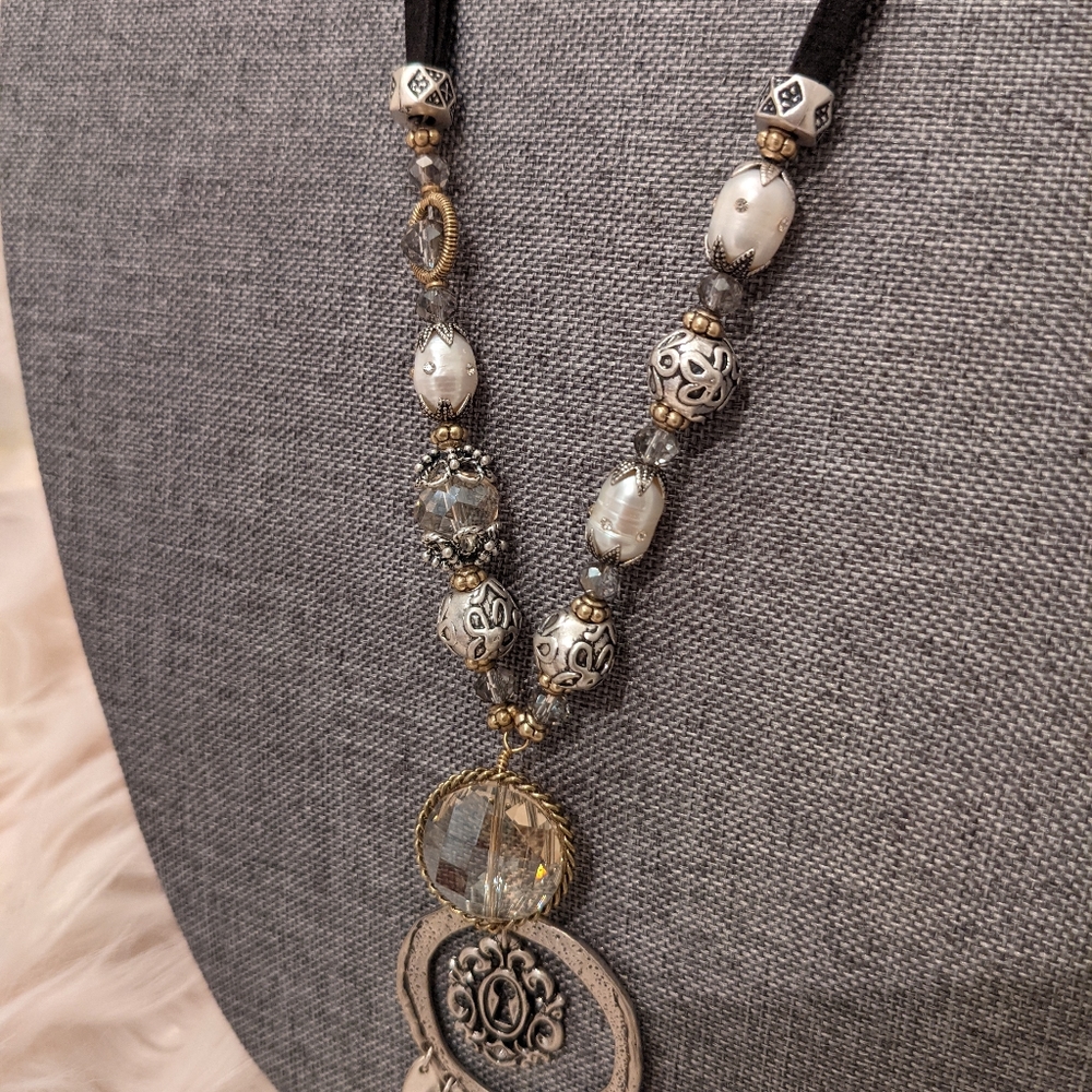 Chico's Eiffel Tower Pendant Charm Necklace - Picture 3 of 4